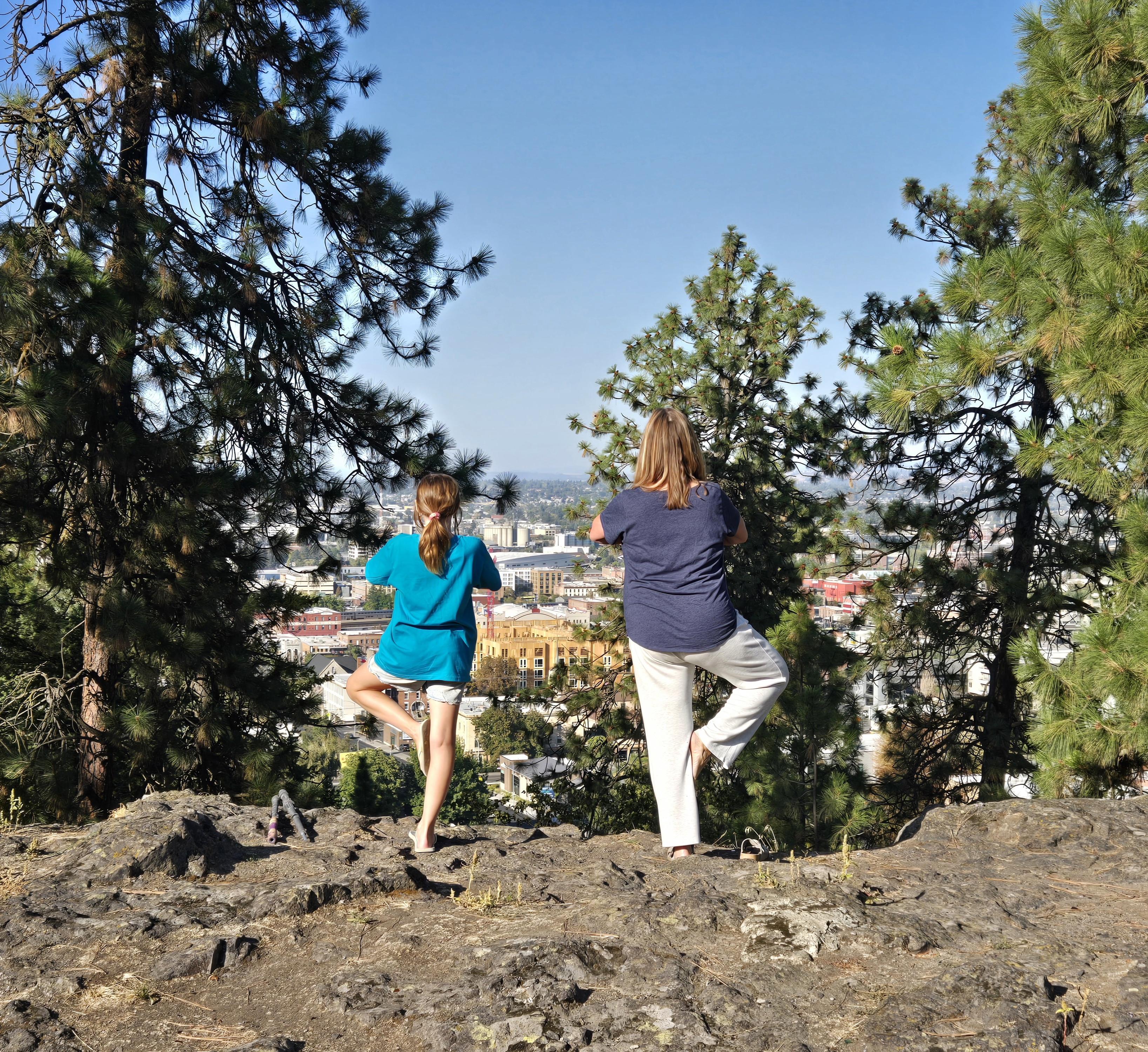 Cliff Dr yoga tree pose